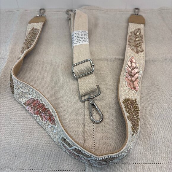 America & Beyond Medium BeadedTote w/ Bag Strap & Wristlet/Pouch - Natural Gold - Picture 12 of 12